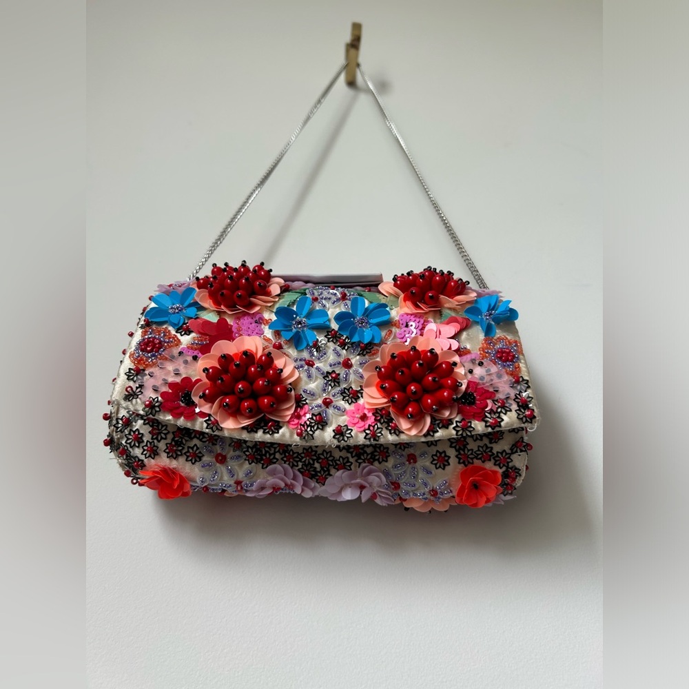 Viral beaded floral colorful crossbody made in India bag - Picture 5 of 7